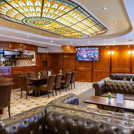 Hotel Barbakan Печ Экстерьер фото