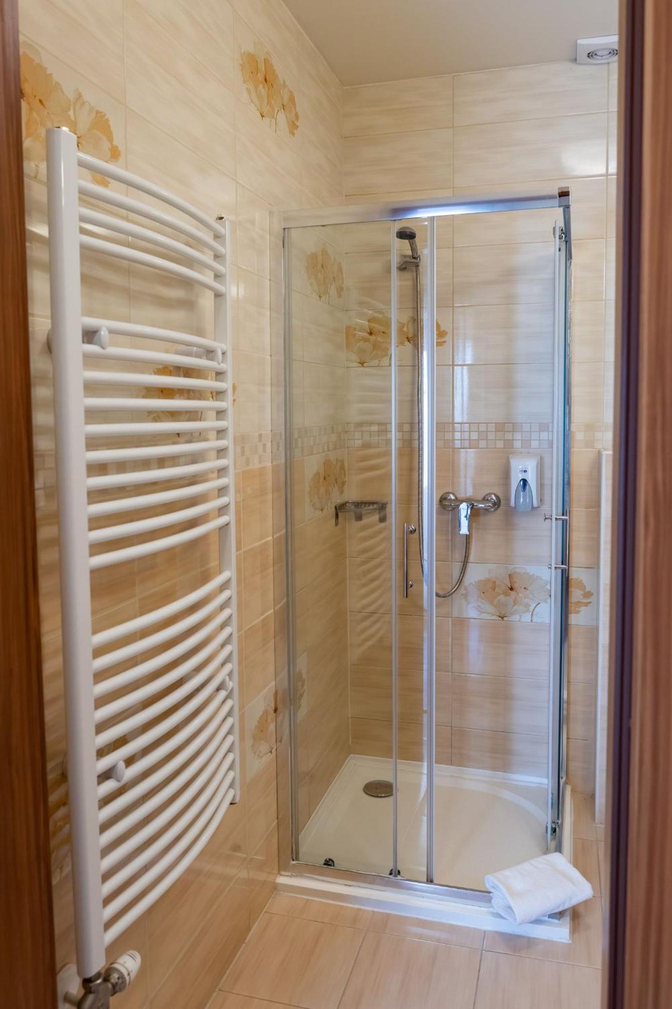 Hotel Barbakan Печ Экстерьер фото