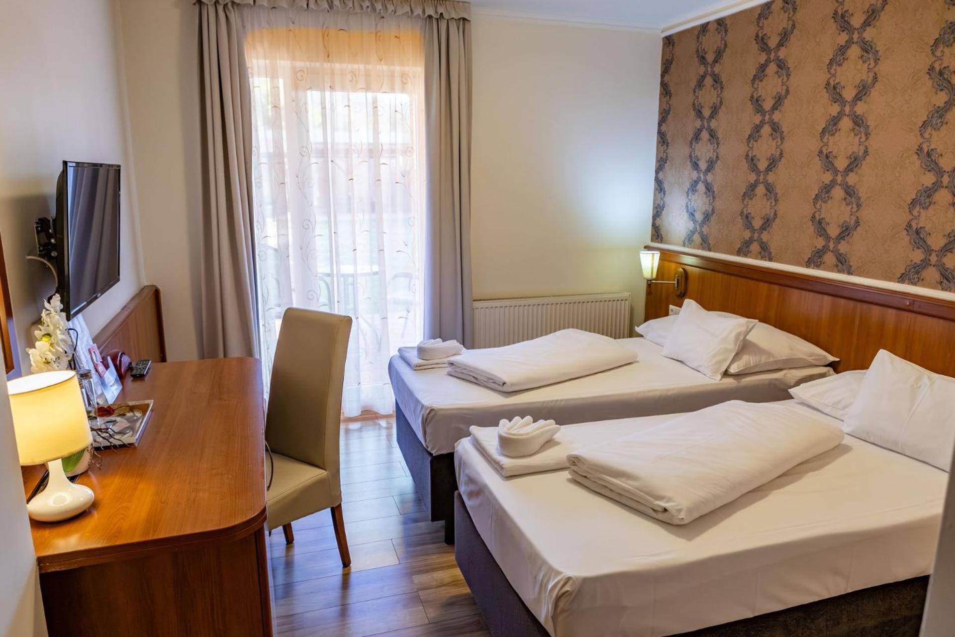 Hotel Barbakan Печ Экстерьер фото