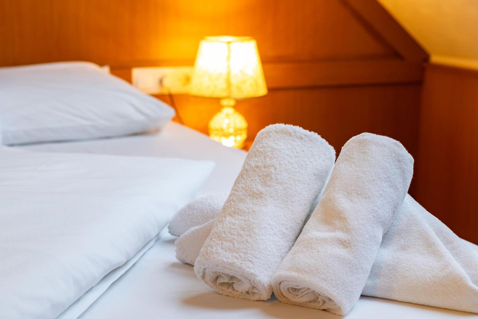 Hotel Barbakan Печ Экстерьер фото